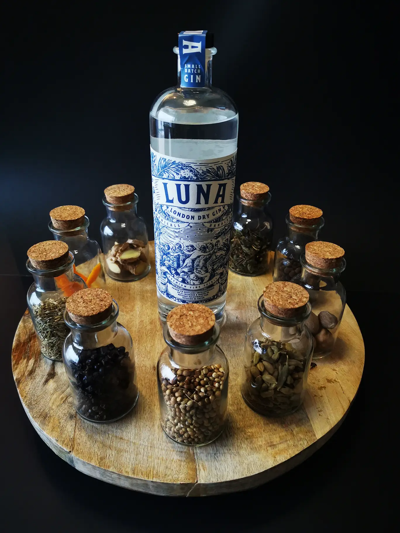 LUNA London Dry Gin - View 5